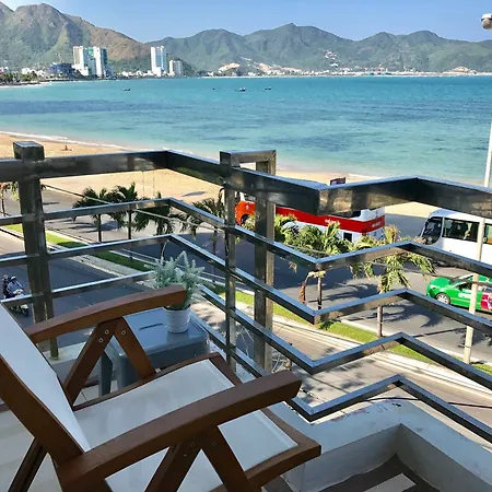 Vivid Seaside Homestay